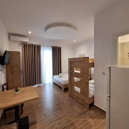 Guest house Xuxi Lukove