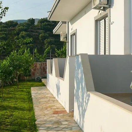 Xuxi Guest house Lukove