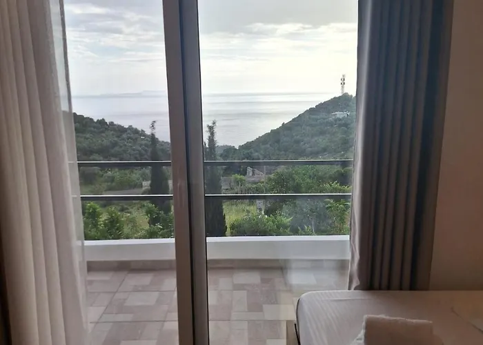 Xuxi Gæstehus Lukovë