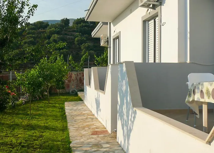 Xuxi Casa de hóspedes Lukovë