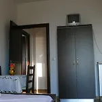 Xuxi Pensión 3*