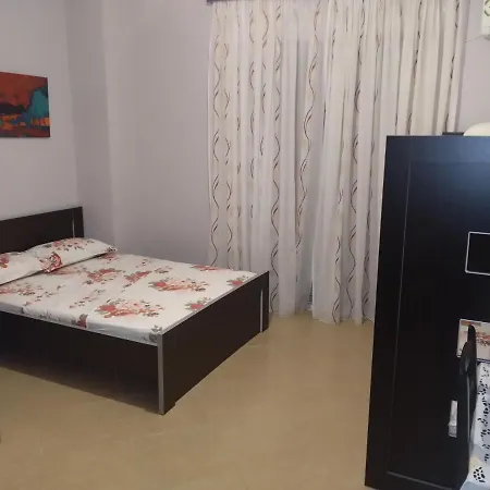 招待所 Xuxi Lukovë